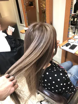 ロング カラー 100%髪質改善特化 TRUNSのヘアスタイル