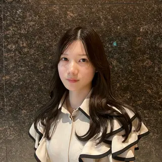 セミロング 夏向/ハイトーン /パーマのヘアスタイル