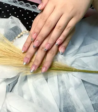 ネイル pink ladyサロン所属・べ にのネイルデザイン