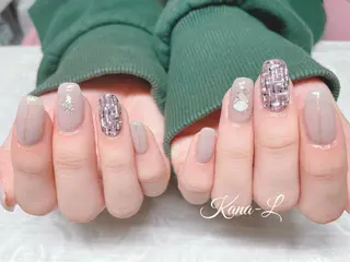 カラー ネイル 芦辺 香奈のネイルデザイン