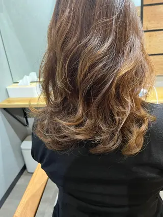 ミディアム カラー パーマ ヘアアレンジ メンズ キッズ ネイル マツエク・マツパ アイブロウ times salon名駅所属・久木原 ゆりのヘアスタイル