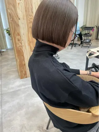 ショート カラー i.osaka所属・たつ/レイヤーカット 顔周り/髪質改善のヘアスタイル