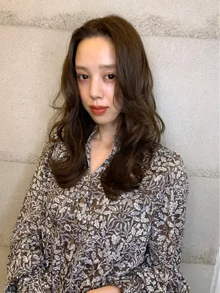 ロング カラー 透明感/オリーブ/ グレージュ/YUKAのヘアスタイル