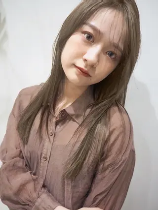 カラー 💛🤍U too e’s 鎌倉🧸のヘアスタイル