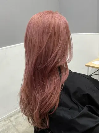 カラー miloc minamiのヘアスタイル