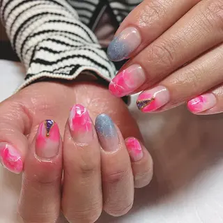 ネイル THECOLORS所属・近貞 莉奈のネイルデザイン