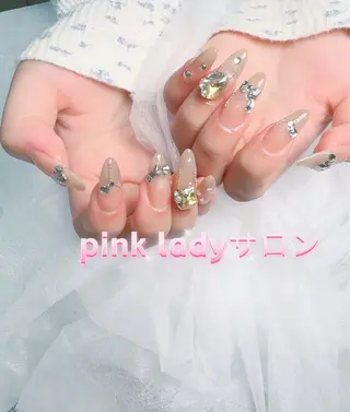 ネイル pink ladyサロン所属・べ にのネイルデザイン