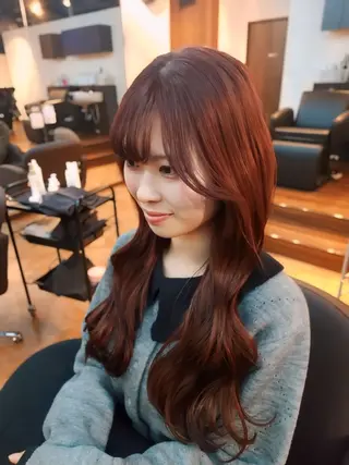 カラー ロング 久村 奈菜のヘアスタイル