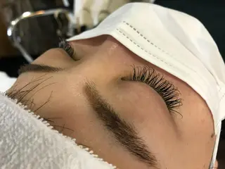 マツエク・マツパ 保子 祐里香のヘアスタイル