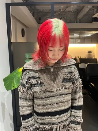 ミディアム ウルフ/レイヤー/ ブリーチ/牧原歩夢のヘアスタイル