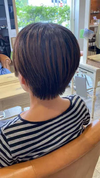 ショート 大島 瑞穂　ビズヘアーのマツエク・マツパデザイン