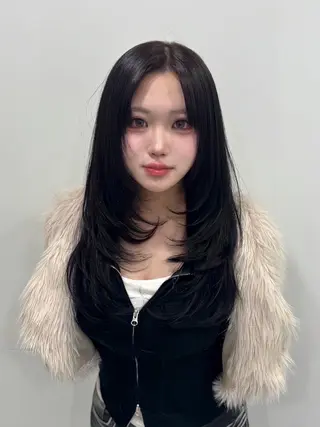 ロング カラー ヘアアレンジ 韓国レイヤーカット /韓国トレンドカラーのヘアスタイル