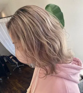 ミディアム カラー Tsuyoki .のヘアスタイル