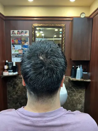 ショート ヒロ銀座バーバーショップ丸の内所属・秋山 琳太のヘアスタイル