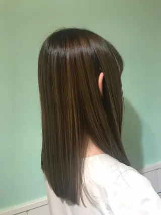 ミディアム Neolive caffのヘアスタイル