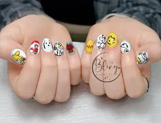 ミディアム Bling Salonのネイルデザイン