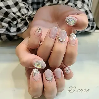 ネイル ビーケア自由が丘所属・えみ えみのネイルデザイン