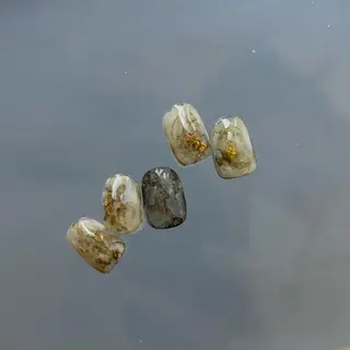 ネイル NINEnami ニュアンスネイルのネイルデザイン