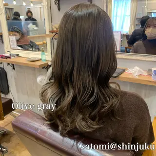 セミロング カラー 淡色ふんわりhair 新宿satomiのヘアスタイル