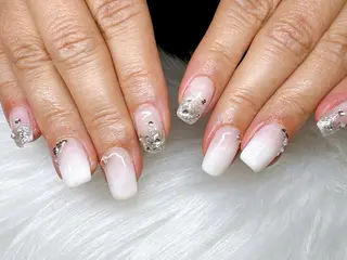 ネイル ECLAT エクラ所属・寺山 千鶴のネイルデザイン