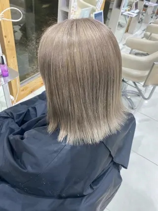 ミディアム カラー 中山 愛美莉のヘアスタイル