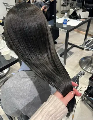 ロング カラー パーマ ヘアアレンジ 透明感/オリーブ/ グレージュ/YUKAのヘアスタイル