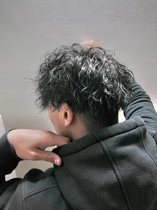 ミディアム パーマ メンズ HIROGINZA ヒロ銀座 青山所属・マツオ リュウホウ🐉のヘアスタイル