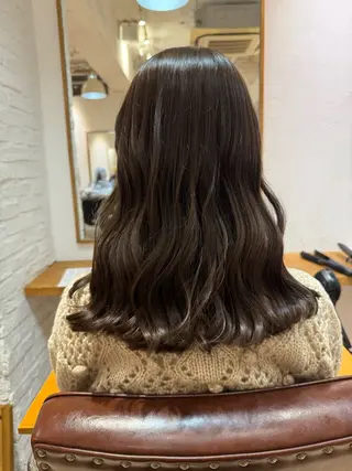 ミディアム カラー ミルクティー× グレージュMOMOのヘアスタイル