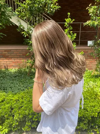 セミロング カラー HAIRSALONLOOP所属・川上 麻梨阿のヘアスタイル