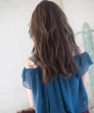 セミロング カラー KAEDE🎀 ジャニオタ美容師のヘアスタイル