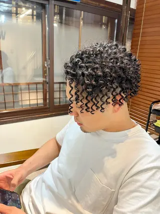 ミディアム パーマ 東風上 亮介のヘアスタイル