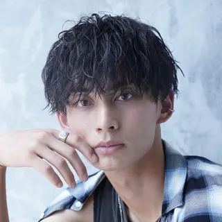 パーマ メンズ SALOWIN新宿三丁目所属・新宿/新宿三丁目 メンズハイライト梶原のヘアスタイル