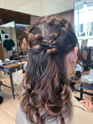 セミロング 艶カラー/アレンジ/ はまぐちうみのヘアスタイル