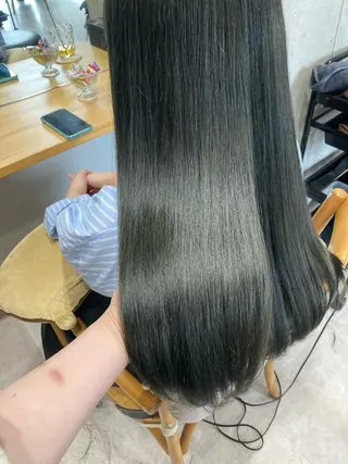 ロング ✨色持ちの良い艶 カラー✨蟹江真世のヘアスタイル