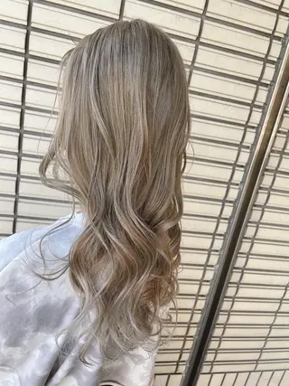 セミロング カラー NINE+/代表 ブリーチ特化型サロンのヘアスタイル