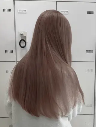 ロング カラー 🖤ハイトーン× レイヤー🖤SARAのヘアスタイル