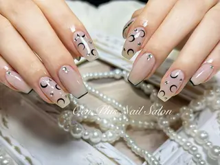 ネイル One Plus Nail Salonのネイルデザイン