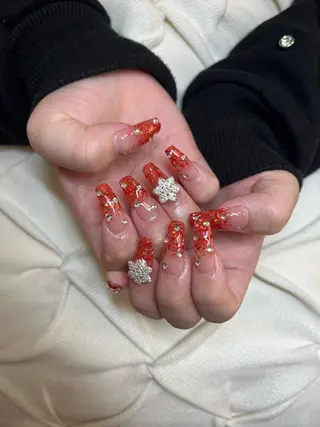 ネイル nail.salon .Reversalのネイルデザイン