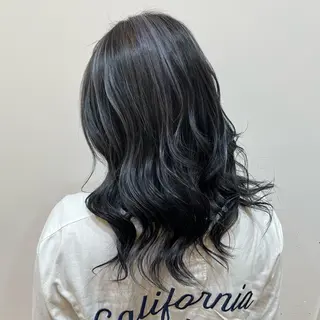 セミロング カラー GISELA サリナのヘアスタイル
