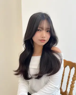 セミロング ミタニ/髪質改善 /レイヤーカットのヘアスタイル