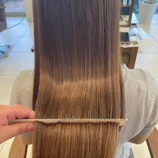 ロング カラー HIKARI🐈‍⬛ レイヤー×デザインのヘアスタイル