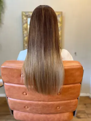 ロング ⚪️髪質改善 縮毛 店長 コウ⚪️のヘアスタイル