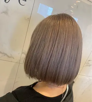 カラー 岡村 真子のヘアスタイル