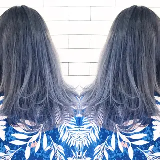 セミロング カラー 及川シゲル 髪質改善講師のヘアスタイル