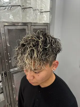 ショート カラー パーマ メンズ特化サロン 高山佑真のヘアスタイル