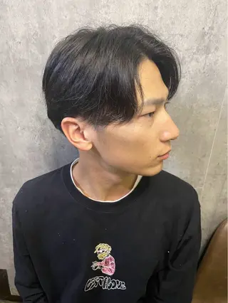 ミディアム ヒロ銀座バーバーショップ東京駅丸の内店所属・對馬 虎太郎のヘアスタイル