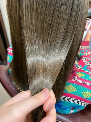 ミディアム 水谷 菜央のヘアスタイル