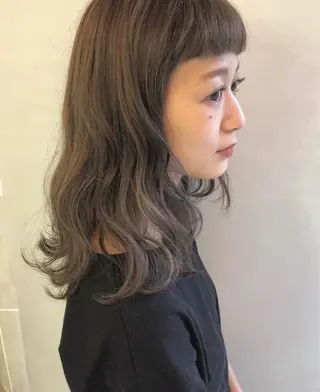 ミディアム カラー 齋藤 咲のヘアスタイル