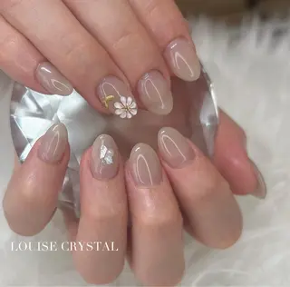 ネイル LOUISE CRYSTALのネイルデザイン