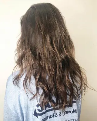 ロング salowin 原宿 aroa所属・韓国／ハッシュカット ／透明感カラー／金野のヘアスタイル